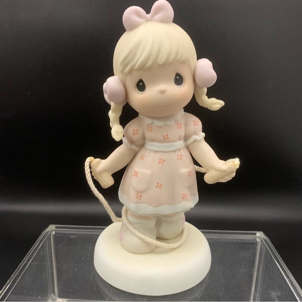1999 Precious Moments Figurine